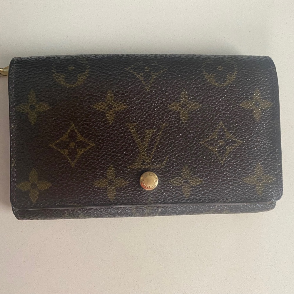 Louis Vuitton LV Porte monnaie billets tresor wallet